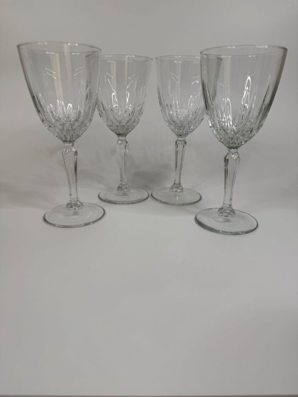Crystal d'Arques-Durand Luminarc Diamante Wine Glass, 6.75" tall